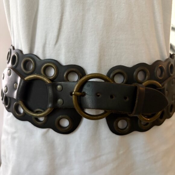 Wide leather belt with metal hardware - Picture 2 of 4